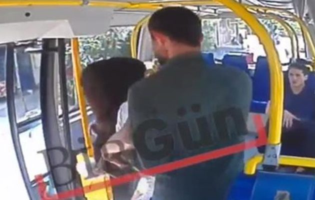 Aφέθηκε ελεύθερος ο Τούρκος που επιτέθηκε σε φοιτήτρια σε λεωφορείο γιατί φορούσε σορτς