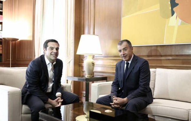 Τσίπρας και Θεοδωράκης στηρίζουν Αναστασιάδη για λύση στο Κυπριακό