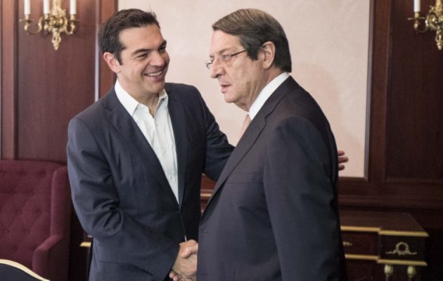 Τσίπρας και Αναστασιάδης συζητάνε την πρόταση Έιντε για το Κυπριακό στις Βρυξέλλες