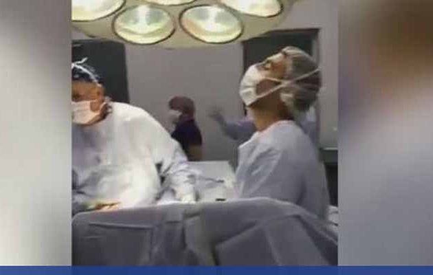 Χειρουργοί παράτησαν  τον… ασθενή με το νυστέρι, για να δουν ποδόσφαιρο (βίντεο)