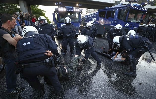 Στις φλόγες το Αμβούργο – Σφοδρές συγκρούσεις για τους G20 (φωτο+βίντεο)