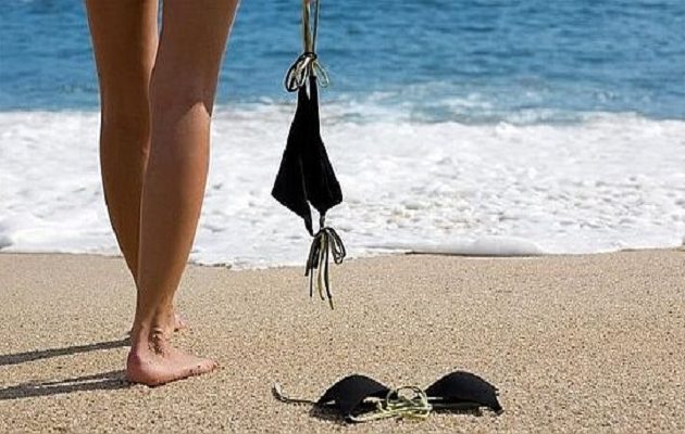Ποιος δήμαρχος απαγόρευσε τον γυμνισμό και το… κατούρημα στην παραλία