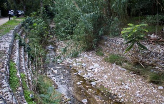 Συνεχίζονται οι προγραμματισμένοι αλλά και έκτακτοι καθαρισμοί ρεμάτων από την Περιφέρεια Αττικής