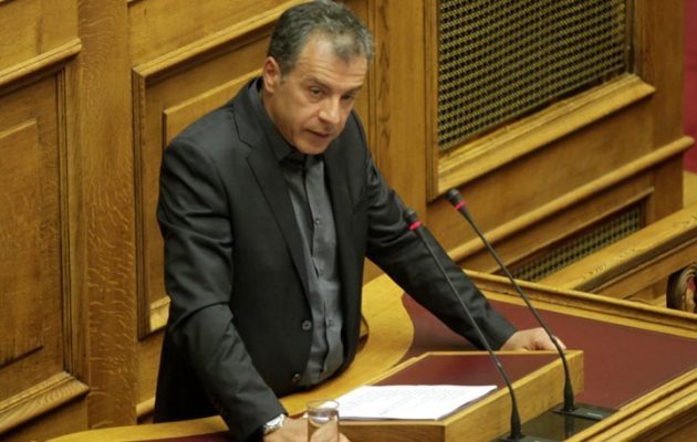 Θεοδωράκης: Να μη δώσουμε τα Σκόπια «πακέτο» στους Τούρκους