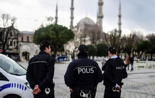 Νέο πογκρόμ Ερντογάν: Απολύθηκαν 7.000 αστυνομικοί, δημόσιοι υπάλληλοι και πανεπιστημιακοί