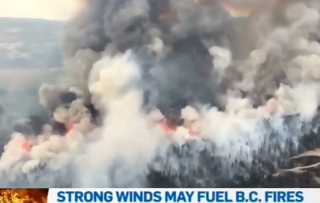 3.000 πυροσβέστες προσπαθούν να σταματήσουν τεράστια πυρκαγιά στον δυτικό Καναδά