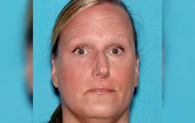 43χρονη καθηγήτρια «υιοθέτησε» 15χρονο μαθητή για να το “κάνει”  συνέχεια μαζί του