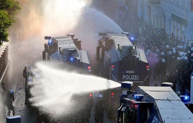 Συμπλοκές διαδηλωτών και αστυνομίας στο Αμβούργο εν όψει G20 (βίντεο)