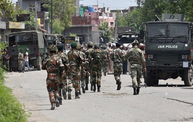 Η Κίνα ζητά να φύγουν Ινδοί στρατιώτες  από την περιοχή των Ημαλαΐων