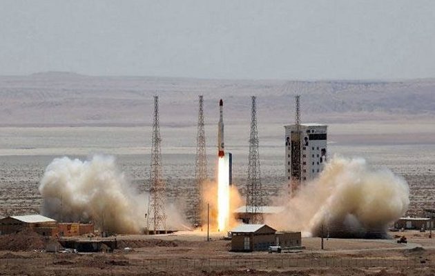 Το Ιράν απαντά στις ΗΠΑ με πετυχημένη εκτόξευση βαλλιστικού πυραύλου (βίντεο)