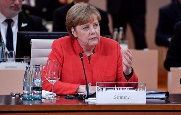 Μέρκελ: Οι βίαιες διαδηλώσεις θέτουν σε κίνδυνο ζωές