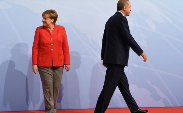 Handelsblatt: Οριστική η απόφαση Μέρκελ να κόψει το δρόμο της Τουρκίας προς την Ευρώπη