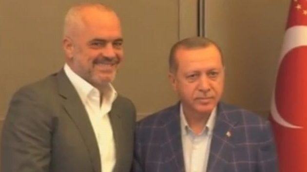 Ο Ράμα συναντήθηκε με τον Ερντογάν και του χάρισε το αεροδρόμιο της Αυλώνας και όχι μόνο