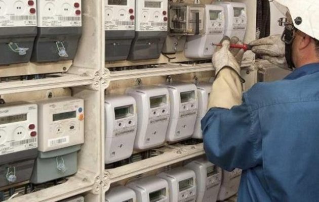 Κάτοικος της Σύρου έστειλε στο νοσοκομείο τεχνικό της ΔΕΔΔΗΕ που πήγε να του κόψει το ρεύμα