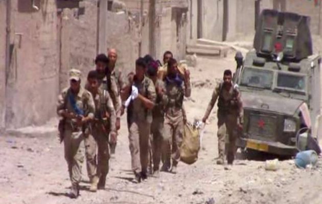 Οι Κούρδοι μπήκαν στην Παλιά Πόλη της Ράκα μέσω ρήγματος 25 μέτρων στο μεσαιωνικό τείχος