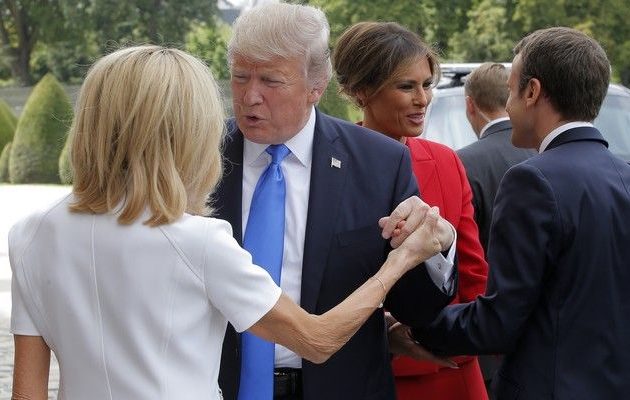 Ο Τραμπ τρόλαρε την σύζυγο Μακρόν για την ηλικία της – “Καλά κρατιέστε” (βίντεο)