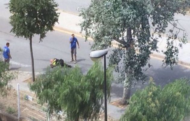 Aστυνομικοί δέχτηκαν επίθεση με καλάσνικοφ στη Βαρκελώνη