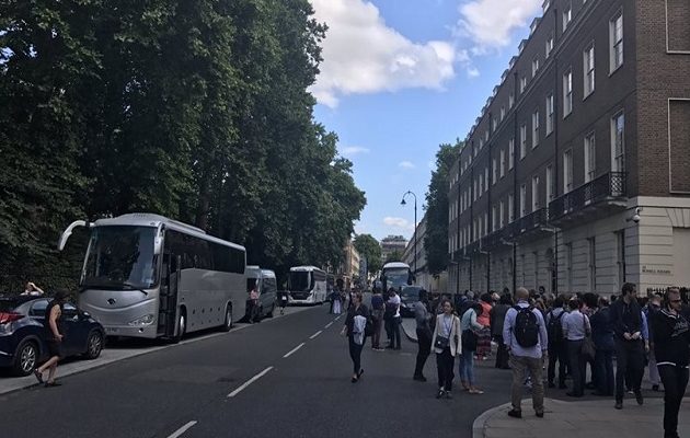 Ελεγχόμενη έκρηξη σε ύποπτο όχημα έξω από το Βρετανικό Μουσείο στο Λονδίνο