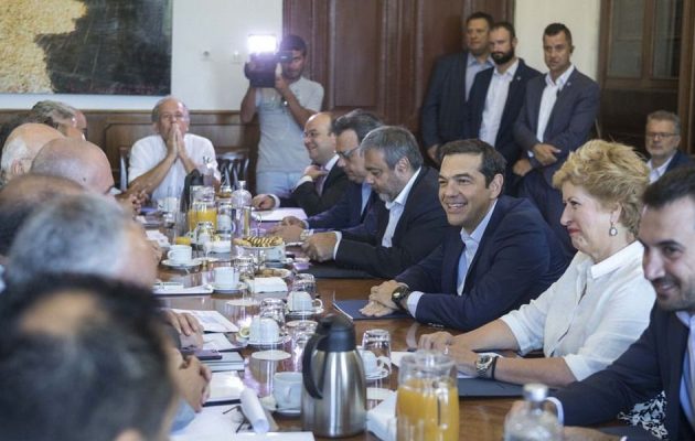 Τσίπρας: Πρώτος στόχος η έξοδος από τα μνημόνια – Έρχεται πάγωμα εισφορών και μείωση φόρων