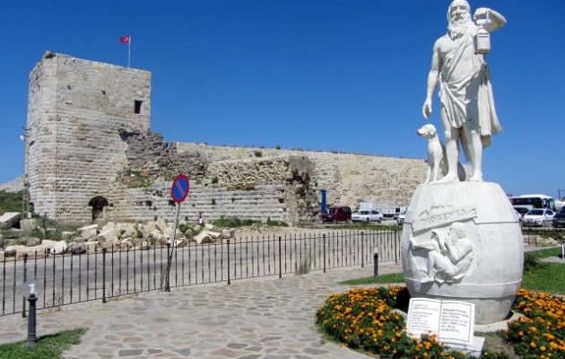 Να απομακρυνθεί το άγαλμα του Διογένη από τη Σινώπη ζητούν ακραίοι Τούρκοι