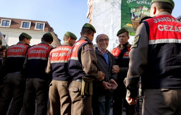 Οι Ισπανοί συνέλαβαν τον Τούρκο συγγραφέα Ντογάν Ακανλί που καταδιώκει ο Ερντογάν