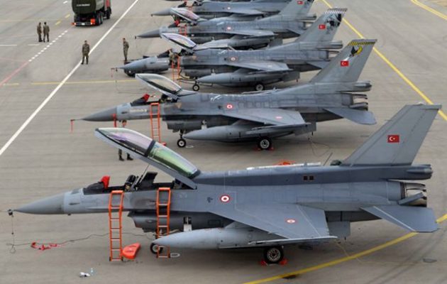 «Η Τουρκία δεν μπορεί να στείλει F-16 στη Λιβύη γιατί δεν έχει πιλότους»