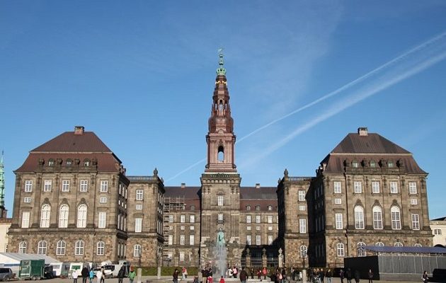 Ευρύ φάσμα φορολογικών περικοπών για όλες τις εισοδηματικές ομάδες προτείνει η κυβέρνηση της Δανίας