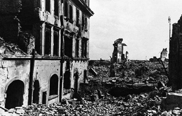 CNBC: Γιατί η Πολωνία ζητά από τη Γερμανία αποζημιώσεις για τον Δεύτερο Παγκόσμιο Πόλεμο