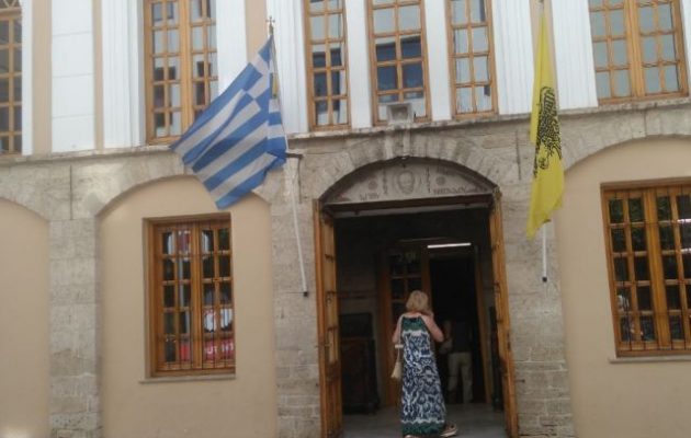 Μέσα από εκκλησία μπουγέλωσαν ανήλικη που ζητιάνευε στην είσοδό της