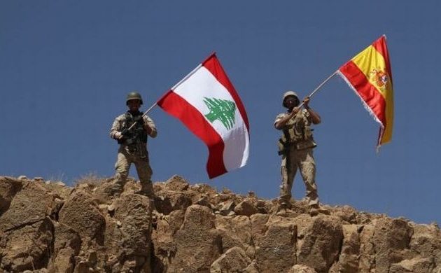 Λιβανέζοι στρατιώτες που μάχονται τους τζιχαντιστές ύψωσαν ισπανική σημαία