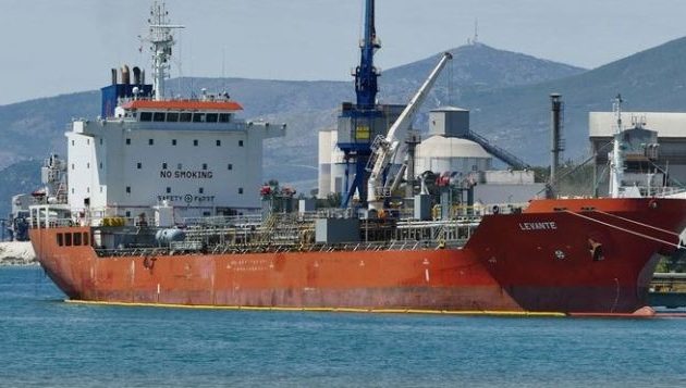 Ελληνόκτητο τάνκερ κατασχέθηκε από την ακτοφυλακή της Λιβύης για λαθρεμπόριο πετρελαίου