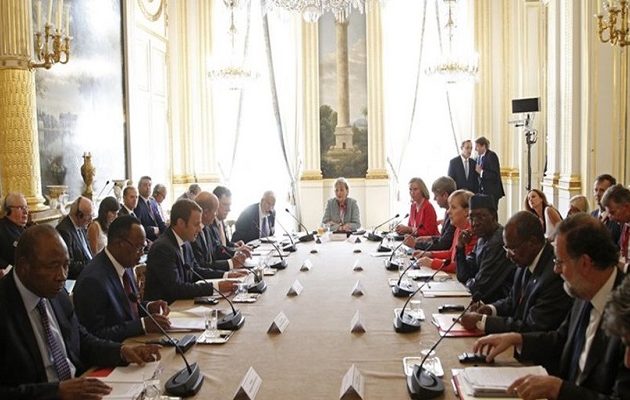 Hotspot σε Νίγηρα και Τσαντ πρότεινε ο Μακρόν στην ευρωαφρικανική Σύνοδο Κορυφής