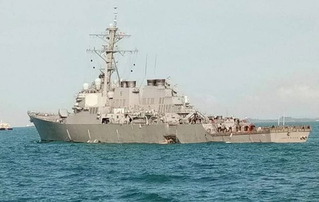 Μετά τον εμβολισμό του USS John McCain το Αμερικανικό Ναυτικό διακόπτει παγκοσμίως τις επιχειρήσεις του