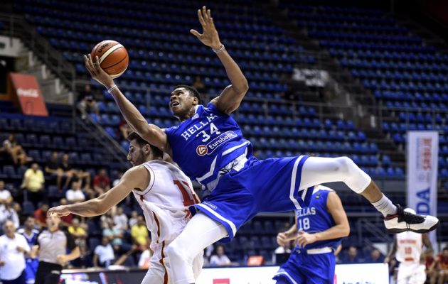 “Πόλεμος” NBA-Ελληνικής Ομοσπονδίας Καλαθοσφαίρισης για τον Αντετοκούνμπο