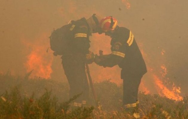 Εμπρηστές καίνε την Ελλάδα και η φιλελέ ΝΔ ρίχνει λάδι στη φωτιά της μικροπολιτικής