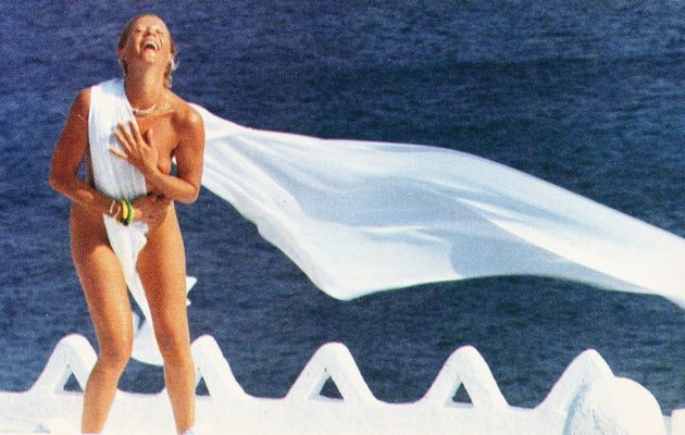 Η γυμνή φωτογράφιση της Ζωής Λάσκαρη στη Δήλο το 1985 που εξόργισε τη ΝΔ  (φωτο)