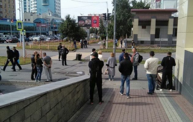 Άνδρας μαχαίρωσε οκτώ περαστικούς σε πόλη της Ρωσίας – Τον σκότωσαν αστυνομικοί