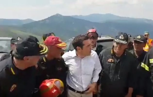 Το μεγάλο “ευχαριστώ” Τσίπρα για τις ηρωικές προσπάθειες των πυροσβεστών (βίντεο)