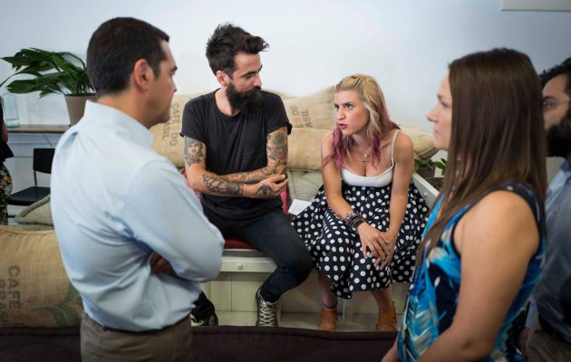 Τσίπρας με τους νέους της γενιάς του: «Ανοίξαμε» την αλληλέγγυα οικονομία – Όλα τα μέτρα στήριξης