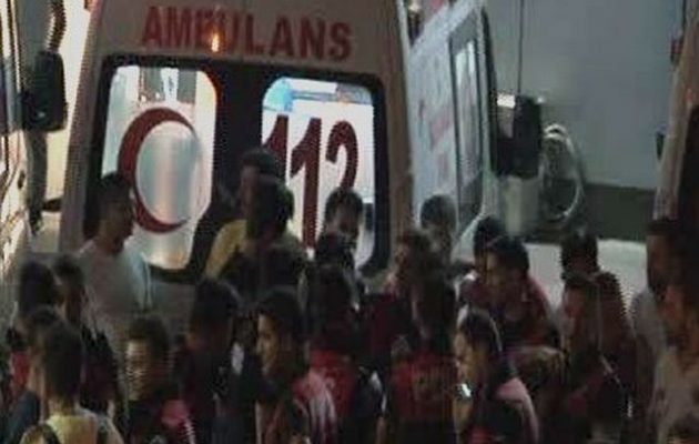 Ένας Τούρκος αστυνομικός νεκρός και ένας τραυματίας από έκρηξη βόμβας