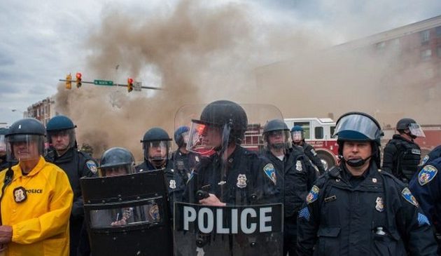 Εκτεταμένα επεισόδια στο Σεντ Λούις σε διαδήλωση κατά της αστυνομικής βίας