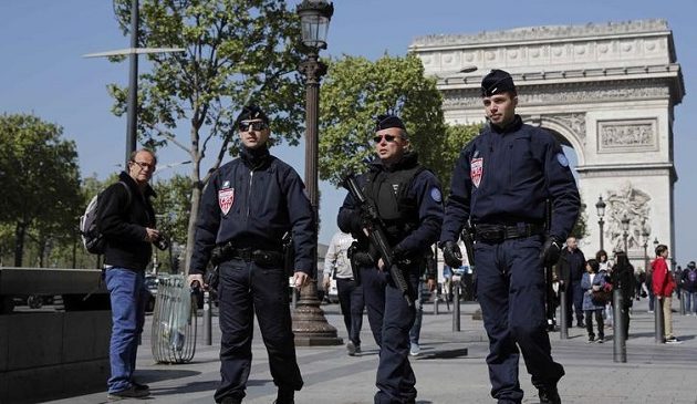 Επίθεση με μαχαίρι δέχτηκε στρατιώτης στο Παρίσι