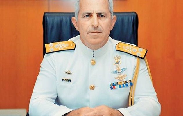 Ο ναύαρχος Αποστολάκης αναλαμβάνει και πάλι καθήκοντα Αρχηγού ΓΕΕΘΑ