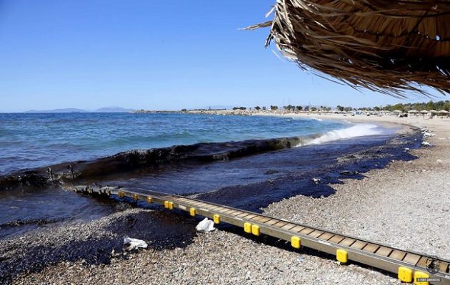 Απομακρύνεται ο κίνδυνος ρύπανσης των παραλιών σε Βάρη, Βούλα, Βουλιαγμένη