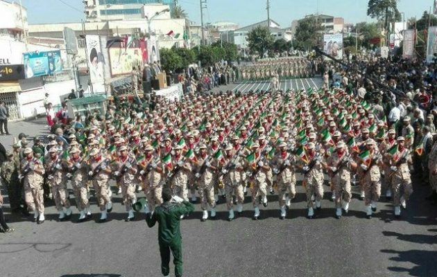 Το Ιράν αναπτύσσει στρατεύματα στα σύνορα με το ιρακινό Κουρδιστάν