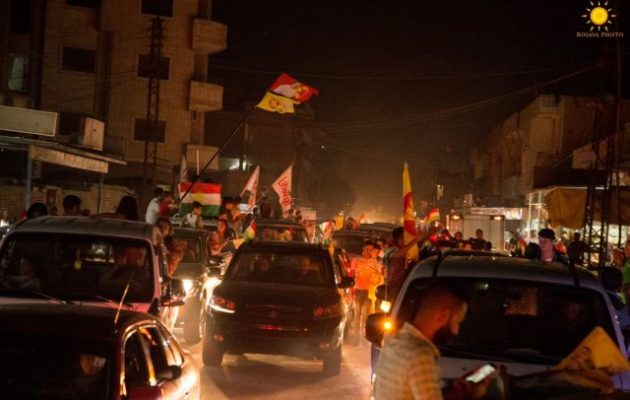 Πανηγυρίζουν το “ΝΑΙ” στο δημοψήφισμα και οι Κούρδοι στη βόρεια Συρία (φωτο)