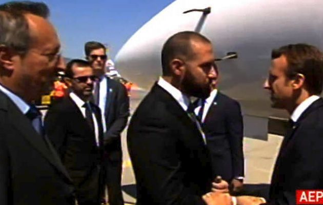 Τι είπε ο Δημ. Τζανακόπουλος στον Εμ. Μακρόν μόλις πάτησε σε ελληνικό έδαφος