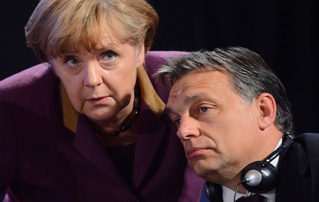 Η Μέρκελ απειλεί με οικονομικές κυρώσεις την Ουγγαρία για το προσφυγικό