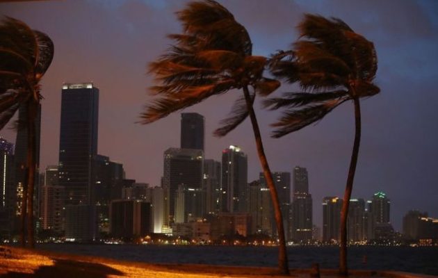 Ο τυφώνας Ίρμα πλησιάζει το Μαϊάμι – Έξι εκατομμύρια άνθρωποι εκκενώνουν την πόλη