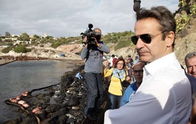 Στη Σαλαμίνα ο Μητσοτάκης: Το πρόβλημα εξακολουθεί να είναι εδώ